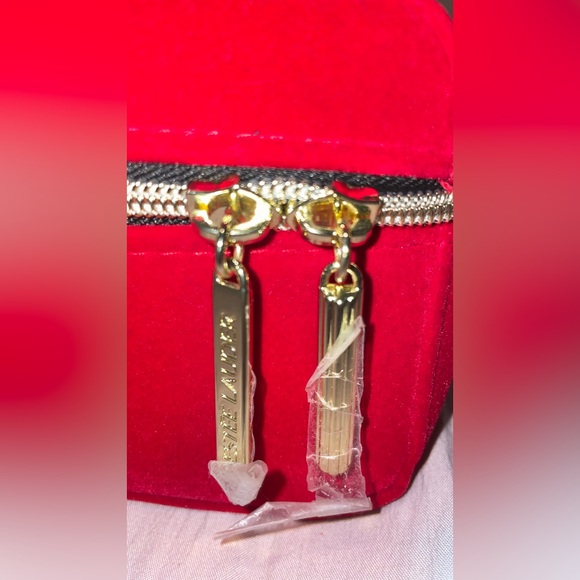 NWT ESTEE LAUDER RED VELVET COSMETICS BAG - Picture 2 of 14